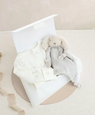 0-3m Celestial Print All In One & Grey Bunny Comforter Gift Box