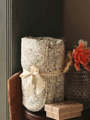 Avery Row Riverbank Stay & Play Mat - Regular / Riverbank