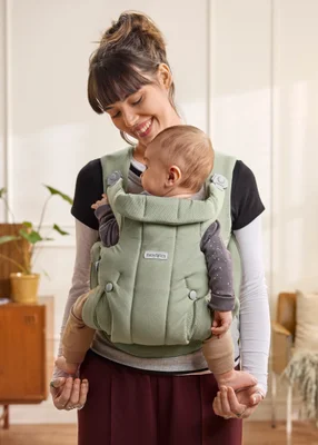 Baby Carrier Hold