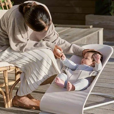 BabyBjörn Bliss Baby Bouncer, Woven, Classic Quilting, Sandstone Grey — image 3