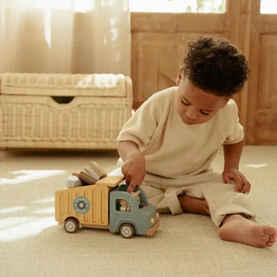 Little Dutch Dump Truck — image 2