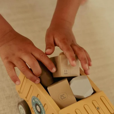Little Dutch Dump Truck — image 4