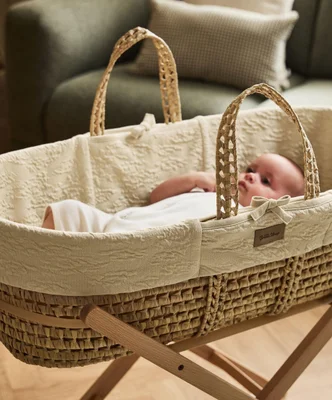 Little Green Sheep Furrow Knit Moses Basket & Mattress