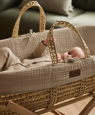 Little Green Sheep Muslin Moses Basket & Mattress