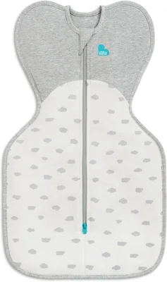 Love To Dream⢠Swaddle UPā¢, Newborn 2.2-3.8kg - White Mini Cloud | Snug Fit, Supports Healthy Sleep Routine | 1.5 Tog Ideal for All-Year Use (18ā22°C) | Machine Washable Cotton & Double Zip - White Mini Cloud / Newborn (2.2-3.8 kg)