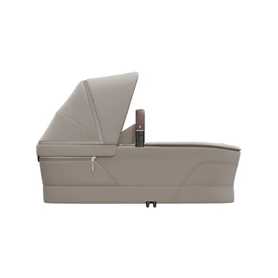 Maxi-Cosi Fame Cabin Cot - Oak Truffle