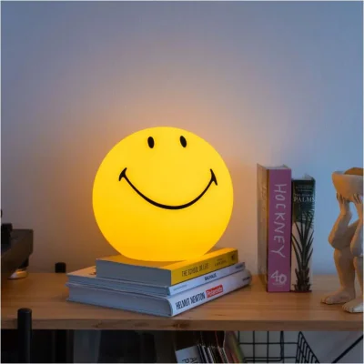 Mr. Maria Smiley Star Light