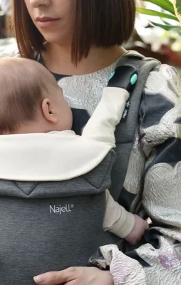 Teething Pad & Bib for Baby Carriers — image 2