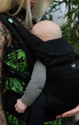 Teething Pad & Bib for Baby Carriers — image 11