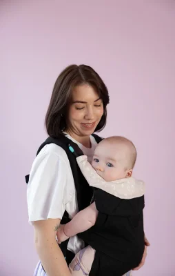Teething Pad & Bib for Baby Carriers — image 15