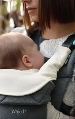 Teething Pad & Bib for Baby Carriers — image 3