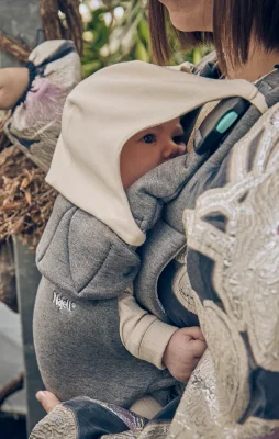 Teething Pad & Bib for Baby Carriers — image 8