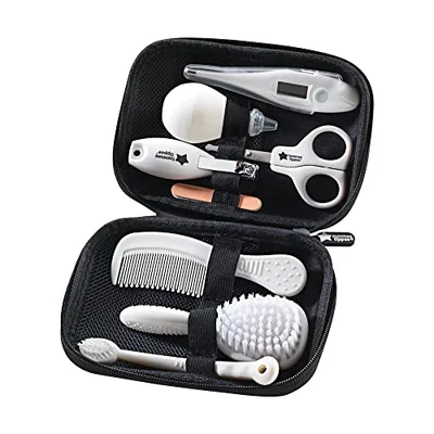 Tommee Tippee Closer to Nature Healthcare and Grooming Kit