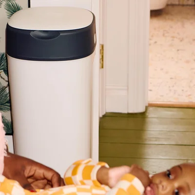 Tommee Tippee Twist and Click XL Nappy Bin, White, with x1 Refill Cassette, Odour and Germ Protection, Antibacterial Film, 100% Recycled Chassis — image 3