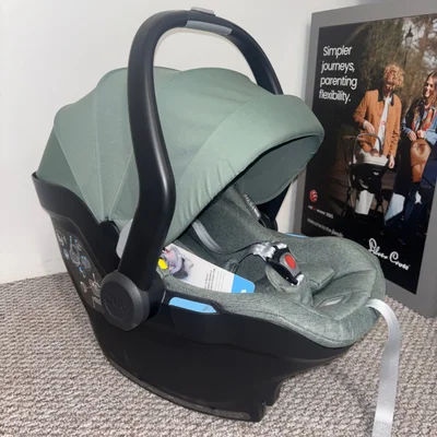 UPPAbaby Ex-Display Mesa i-Size Car Seat- Gwen - Gwen- Green Melange