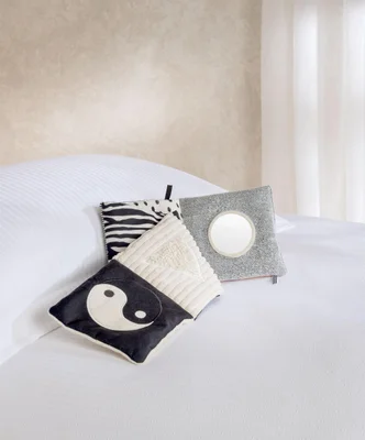 x Another Fox Folding Baby Book - Black/white